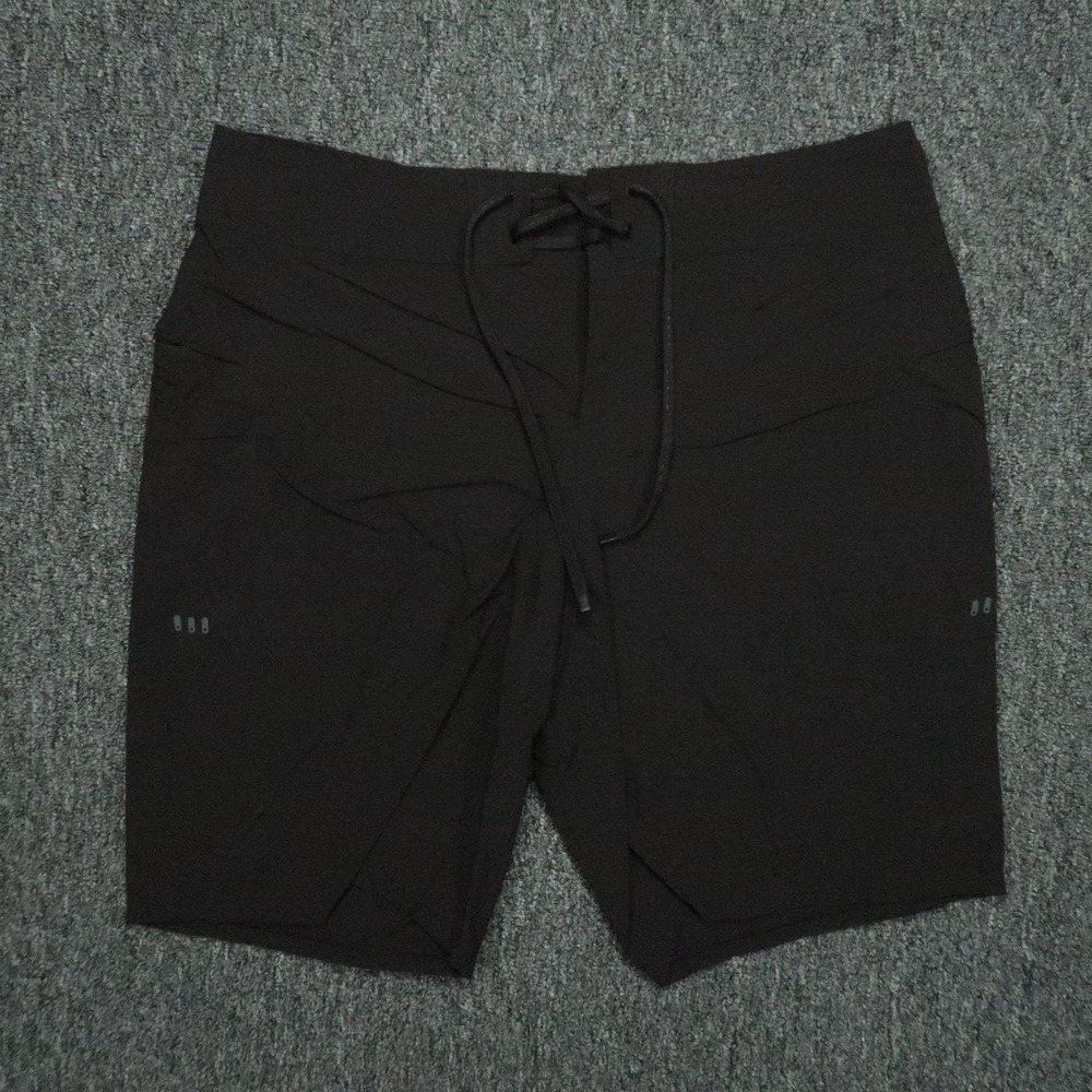 Lululemon Athletica Men’s Size 32 Black Current State Swim Board Shorts
